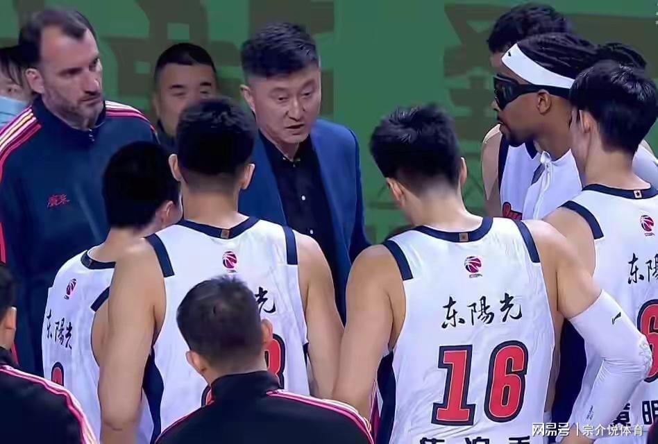 MK体育登录入口-CBA排名大变，广东队惨败收坏消息，辽篮重大喜讯赵继伟复出